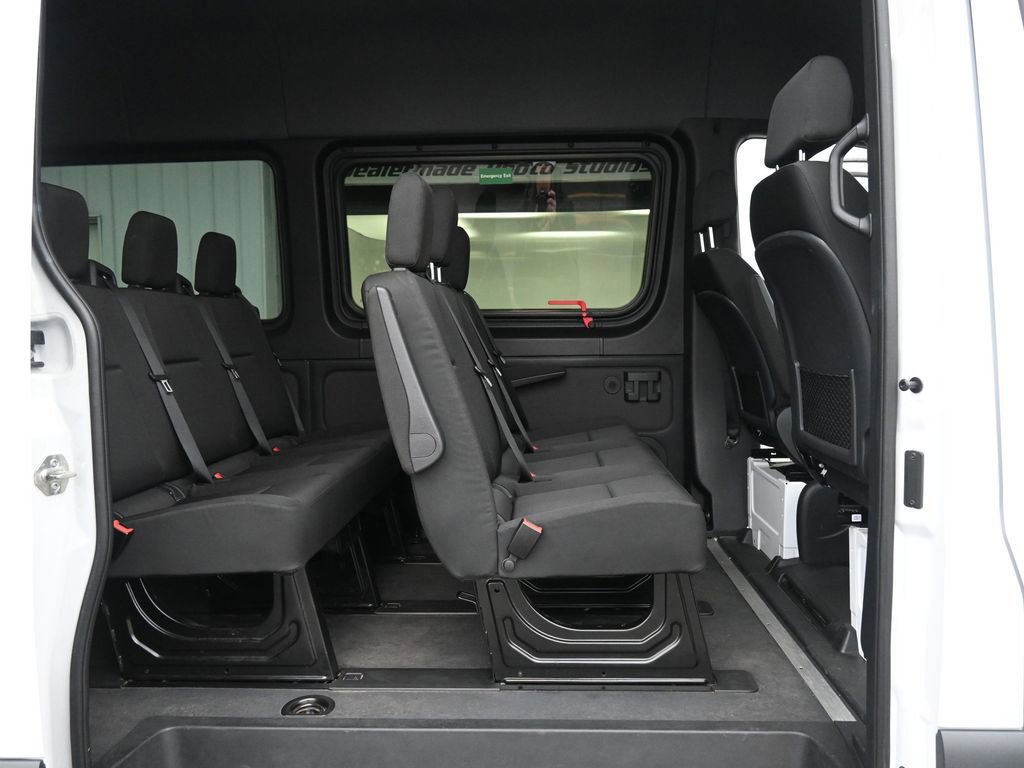 Used 2024 Mercedes-Benz Sprinter 2500 image 17