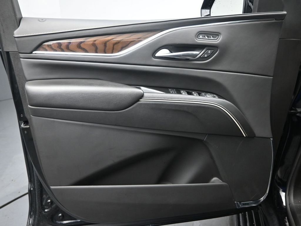 Used 2024 Cadillac Escalade ESV Premium Luxury Platinum image 26