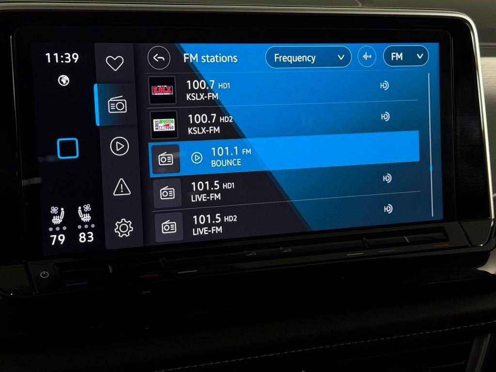 Used 2025 Volkswagen Atlas Cross Sport SE AWD/4WD image 18