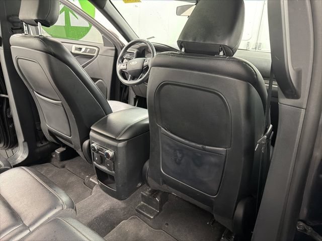 Used 2020 Ford Explorer XLT w/ Equipment Group 202A AWD/4WD image 19
