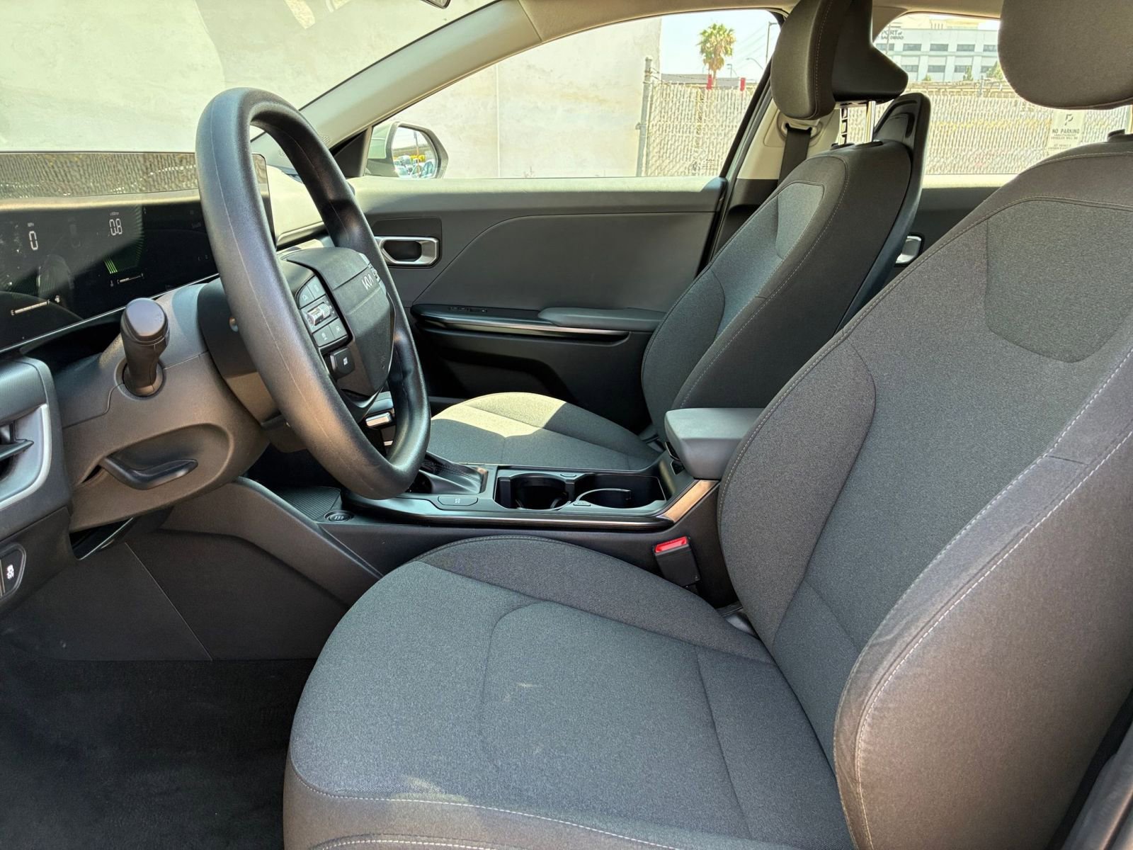 Used 2025 Kia K4 LXS image 25