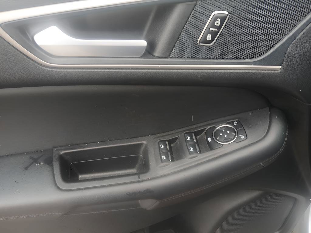 Certified 2024 Ford Edge SEL image 13