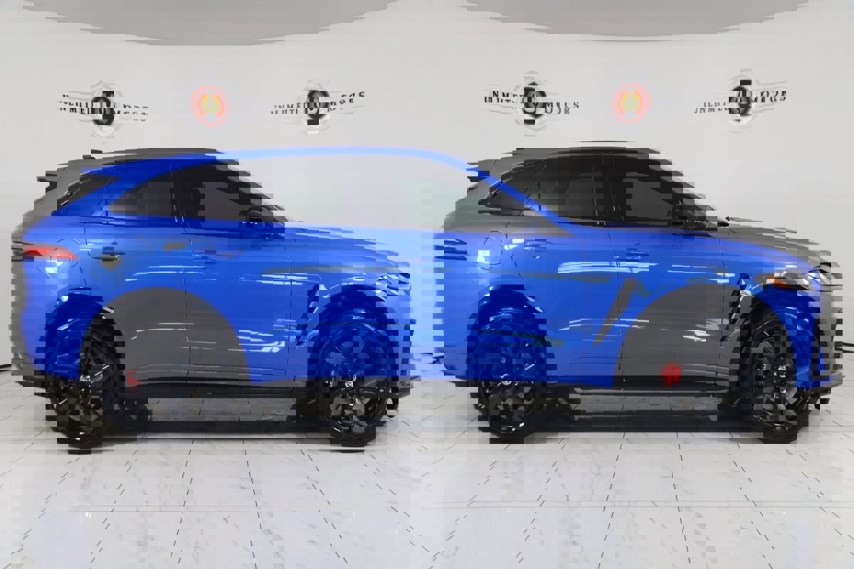 Used 2024 Jaguar F-PACE SVR image 2