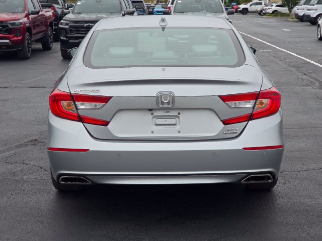 Used 2018 Honda Accord Touring image 14
