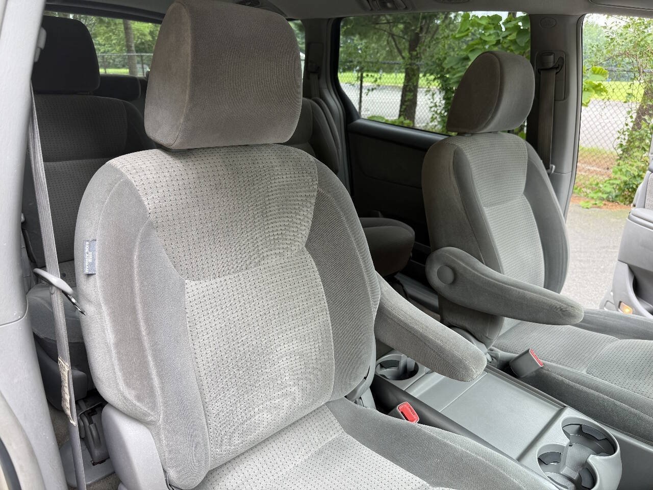 Used 2010 Toyota Sienna LE FWD image 21