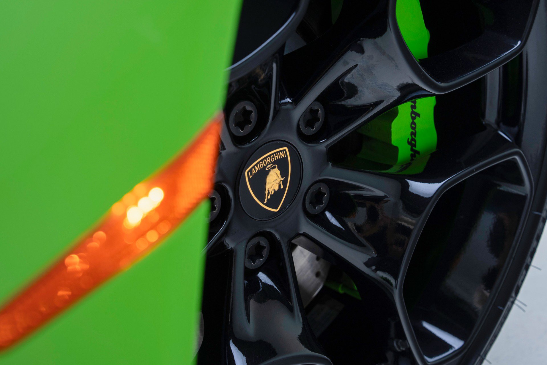 Used 2019 Lamborghini Huracan LP 580-2 RWD image 28