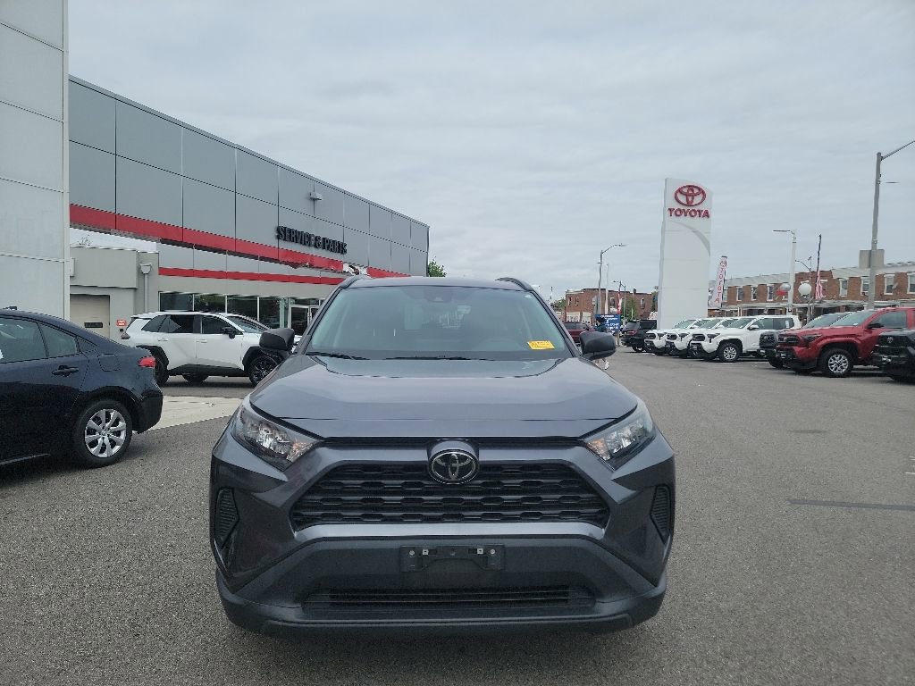 Used 2021 Toyota RAV4 LE FWD image 2