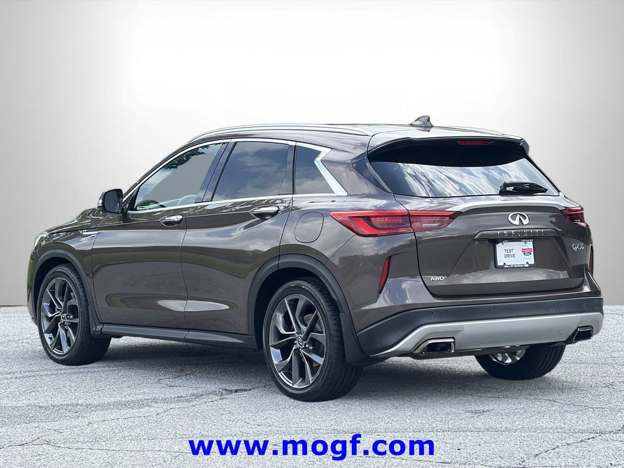 Used 2019 INFINITI QX50 Essential w/ Sensory Package AWD/4WD image 2