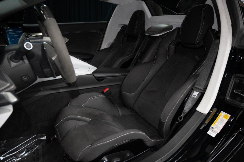 Used 2024 Chevrolet Corvette Z06 RWD image 10