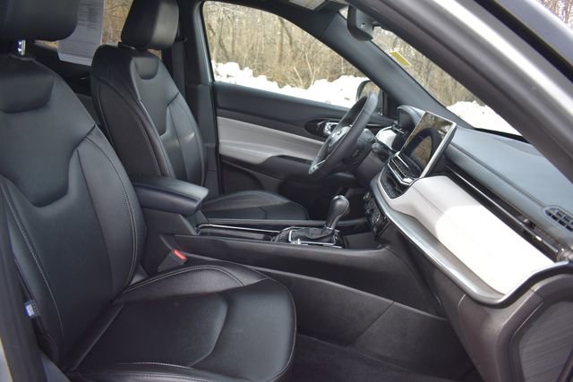 Used 2025 Jeep Compass Limited image 13
