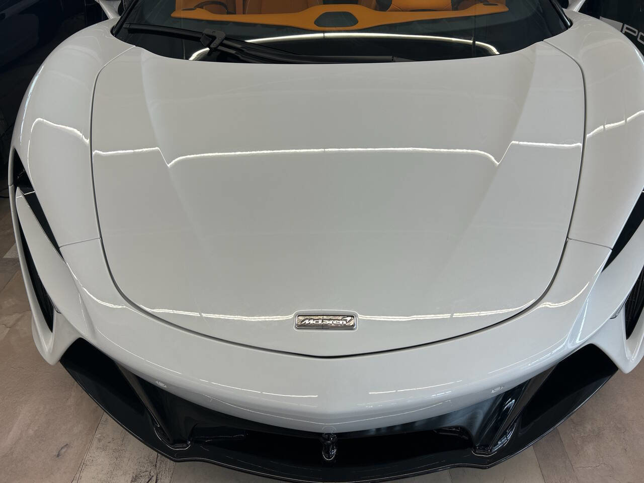 Used 2025 McLaren Artura Spider image 14