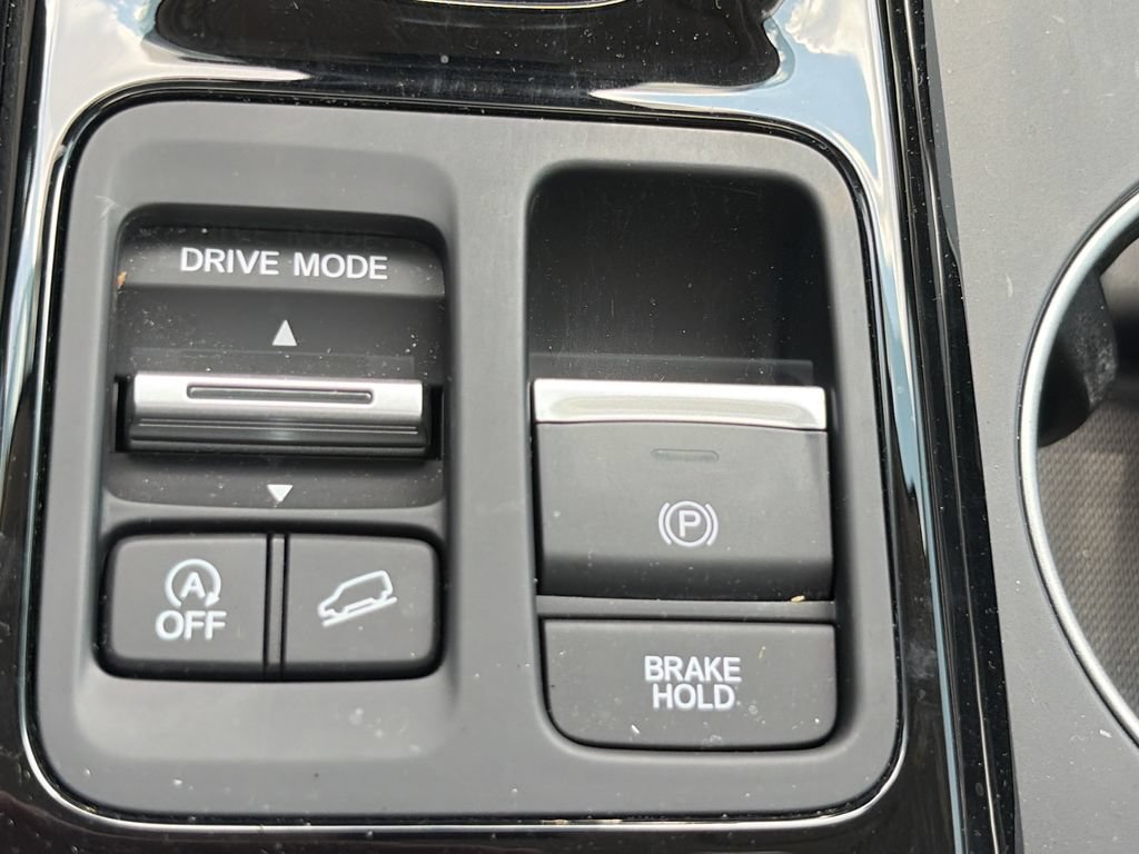Certified 2025 Honda Pilot Touring image 23
