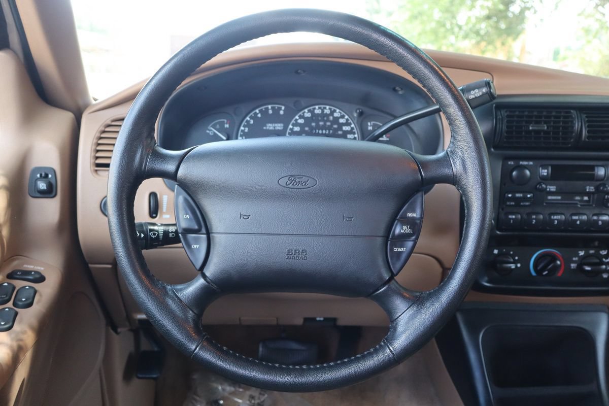 Used 1996 Ford Explorer XLT AWD/4WD image 18