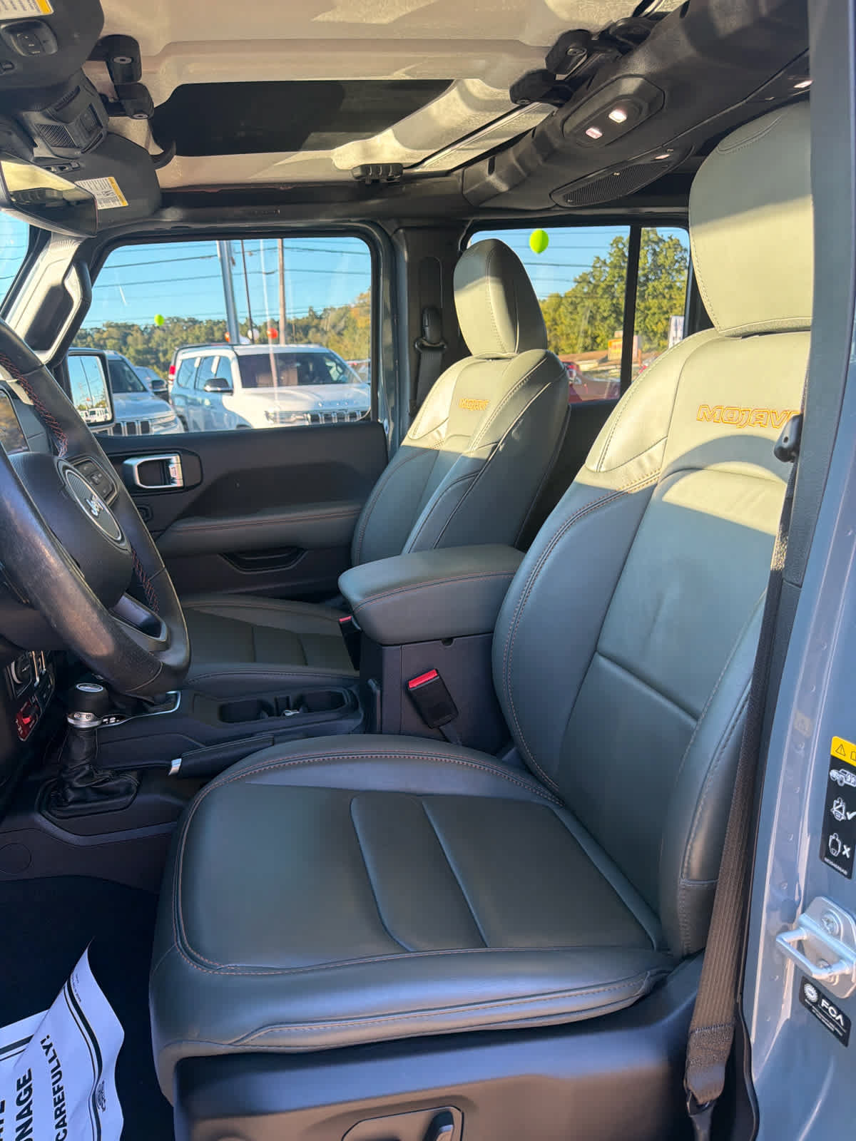 Used 2024 Jeep Gladiator Mojave AWD/4WD image 12