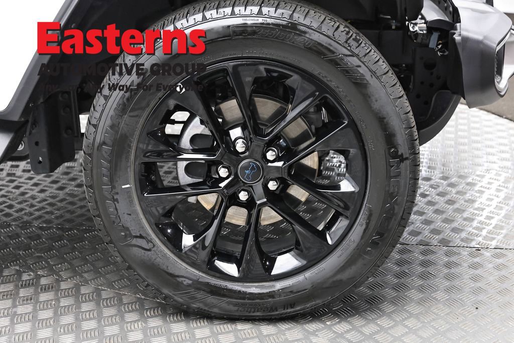 Used 2025 Jeep Wrangler Unlimited Sahara image 31