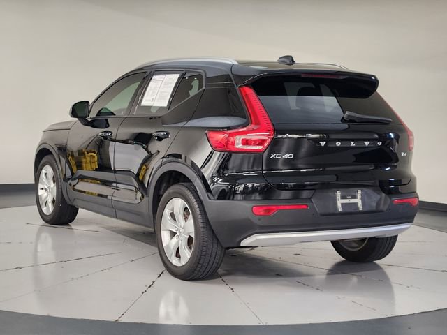 Used 2020 Volvo XC40 T4 Momentum FWD image 7