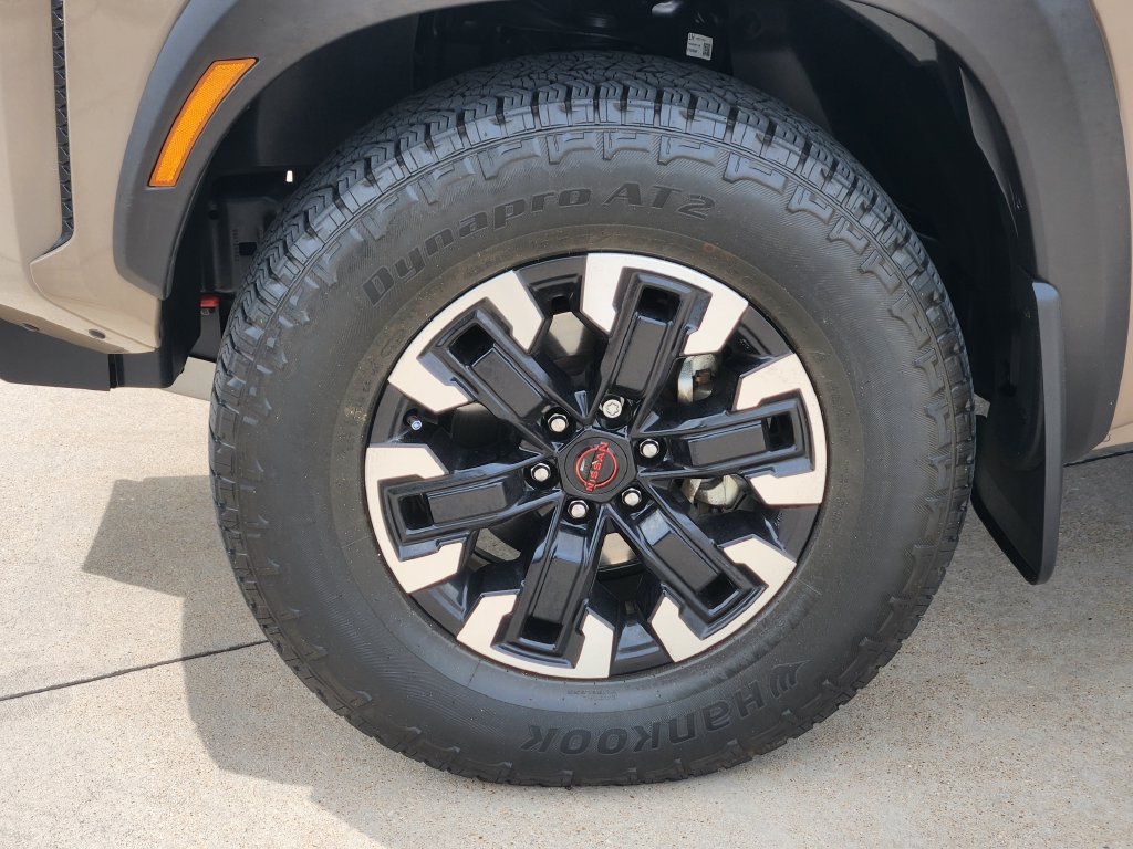 Used 2024 Nissan Frontier PRO-4X w/ Technology Package AWD/4WD image 19