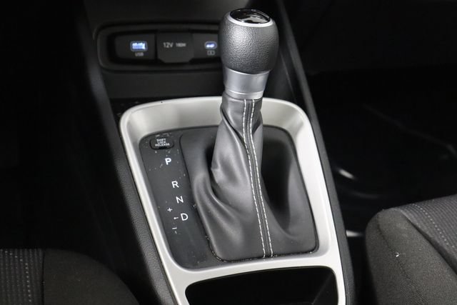 Used 2025 Hyundai Venue SE FWD image 25