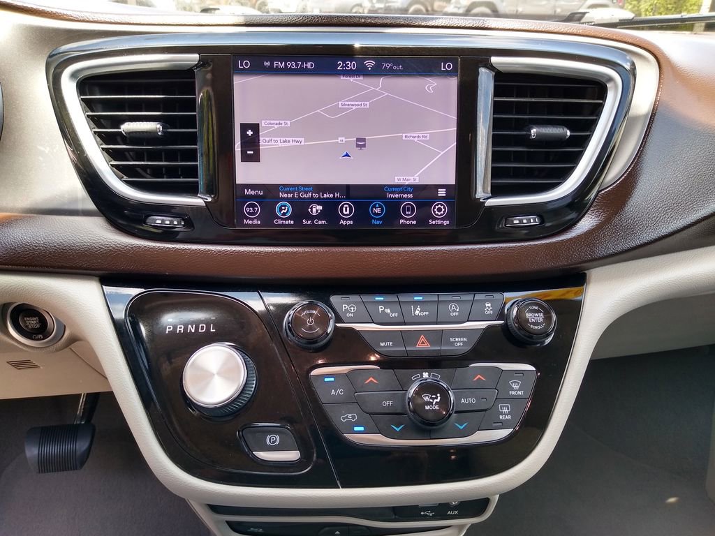 Used 2019 Chrysler Pacifica Touring-L Plus w/ Advanced Safetytec Group FWD image 22