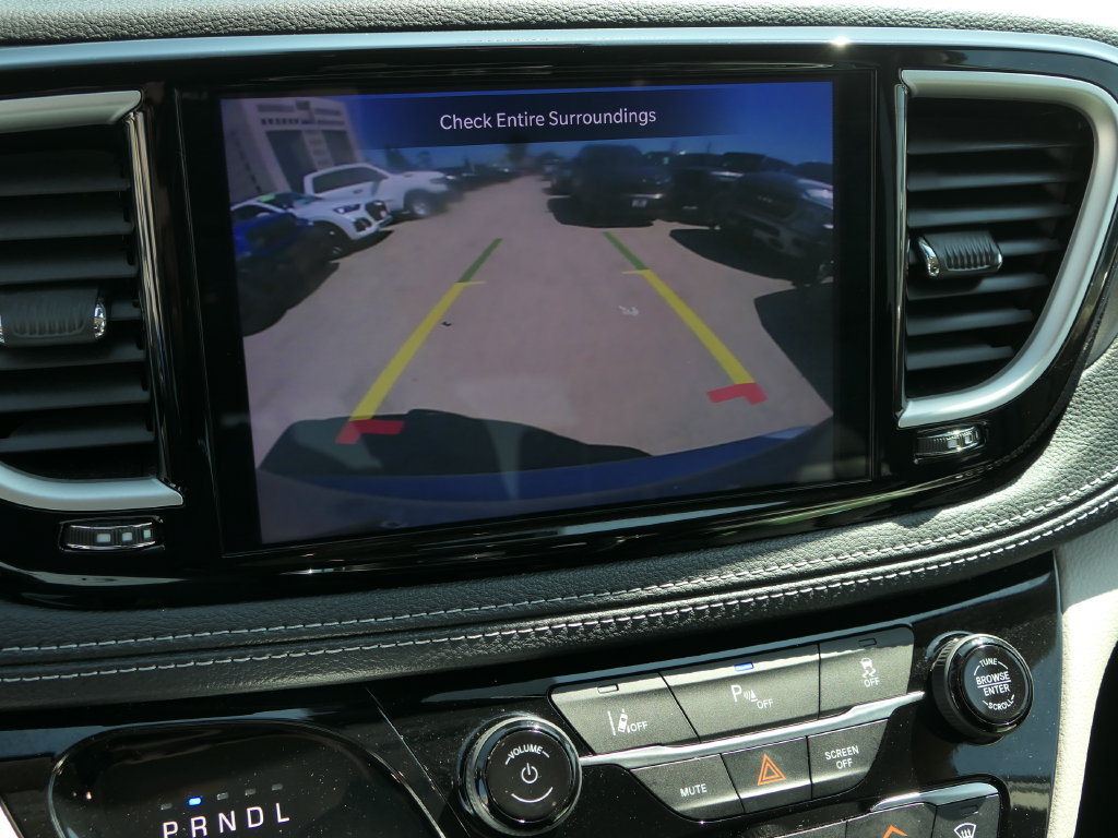 Certified 2023 Chrysler Pacifica Touring-L FWD image 20