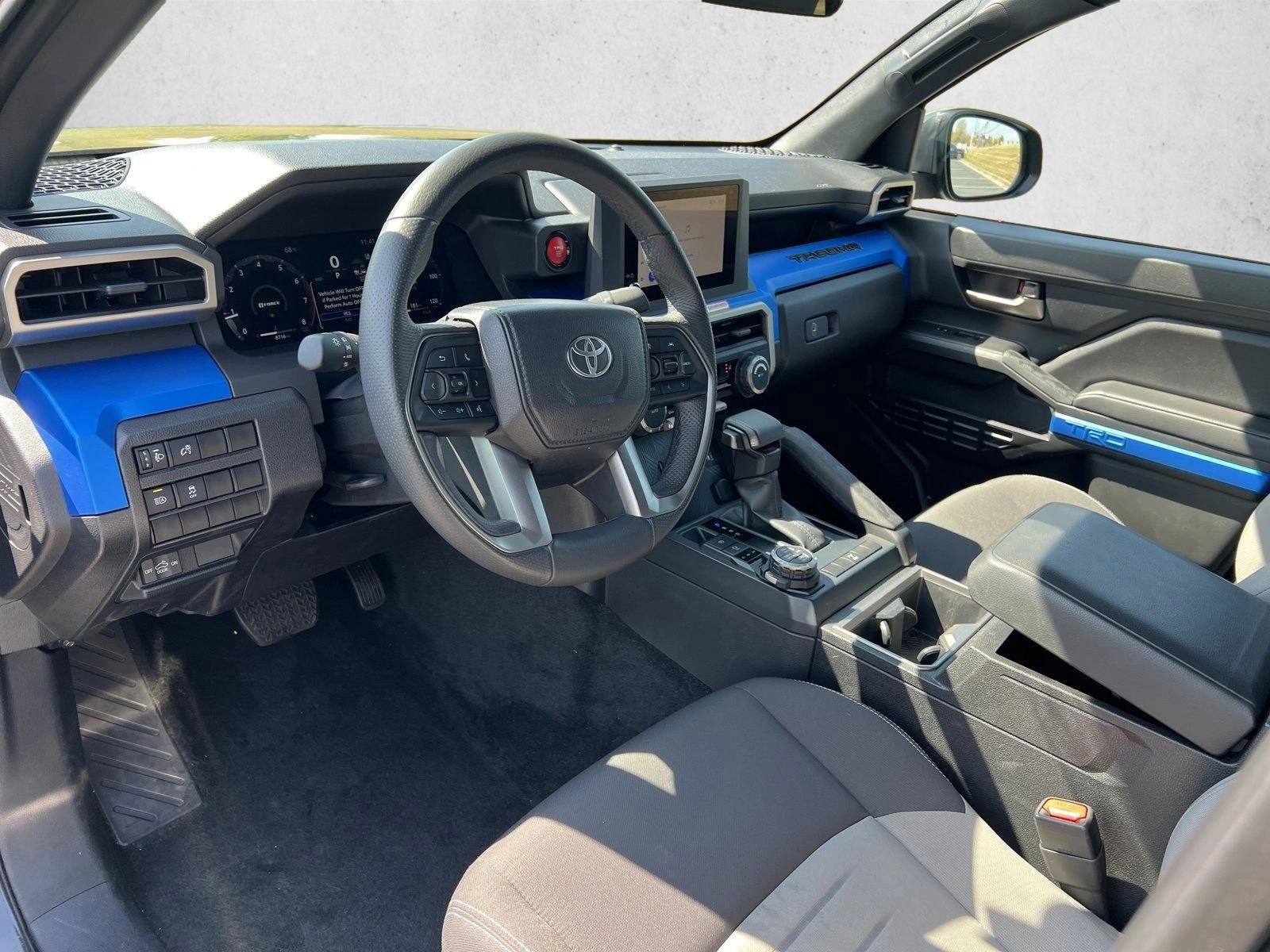 Used 2025 Toyota Tacoma TRD Off-Road AWD/4WD image 9