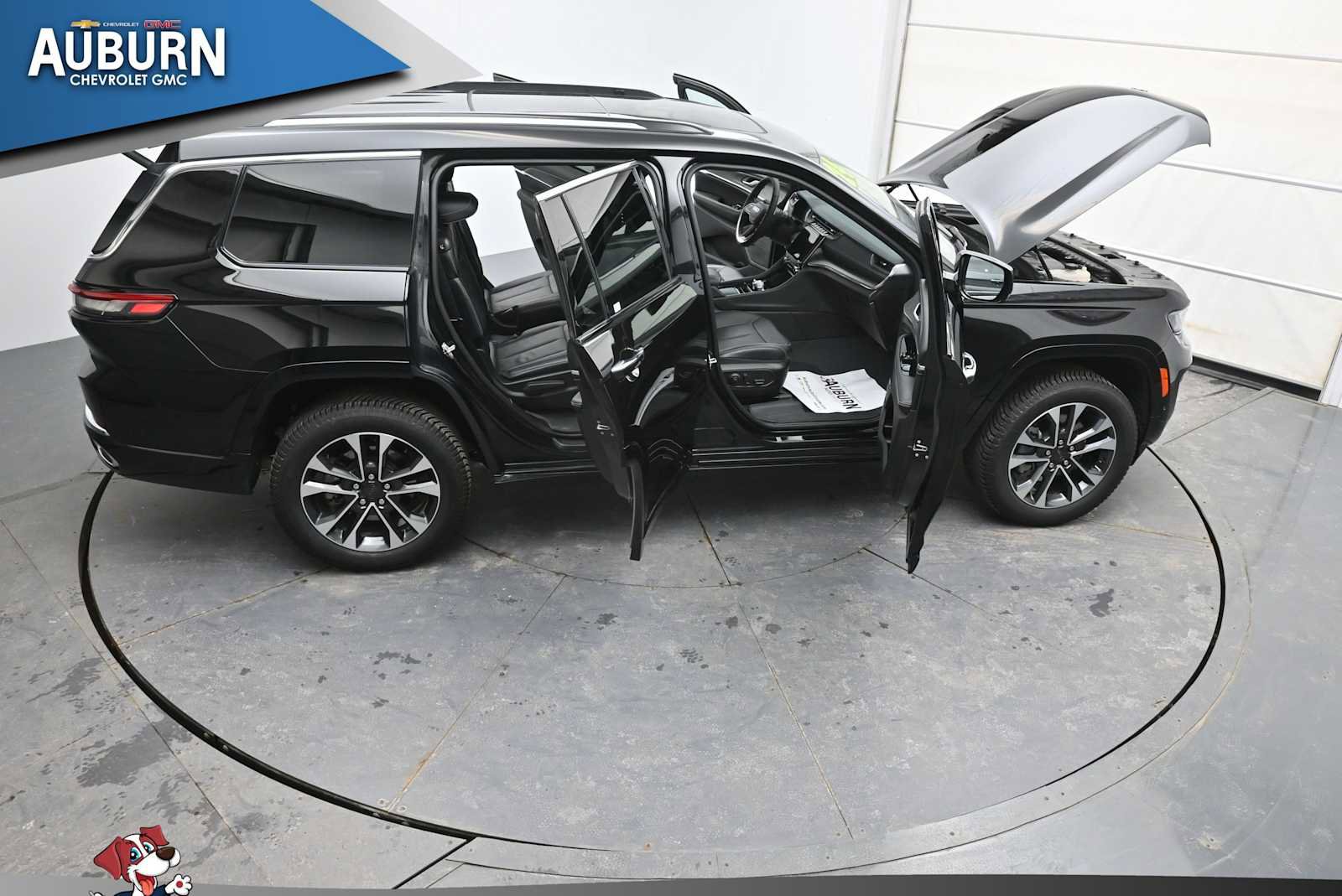 Used 2024 Jeep Grand Cherokee L Overland w/ Trailer Tow Package image 31