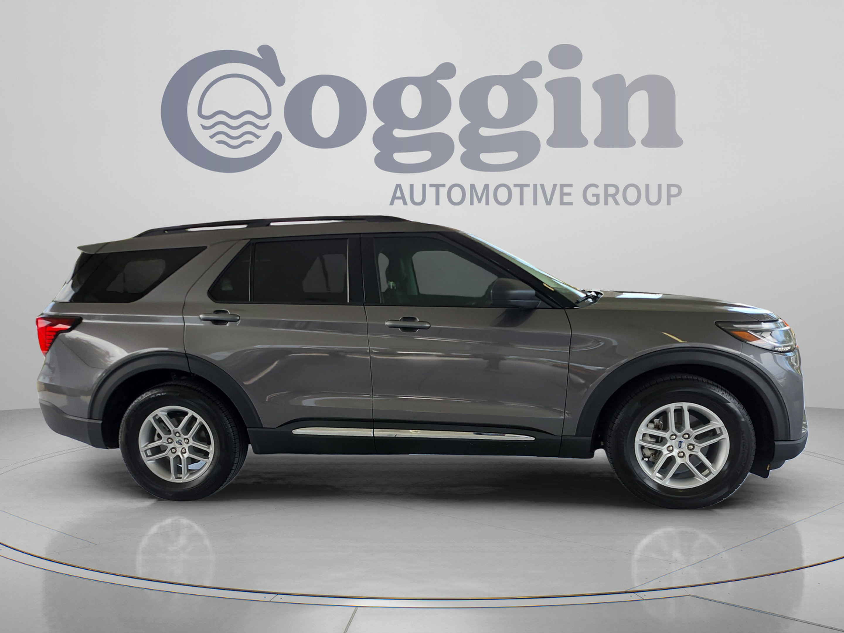 Certified 2025 Ford Explorer Active w/ Active Comfort Package RWD image 6