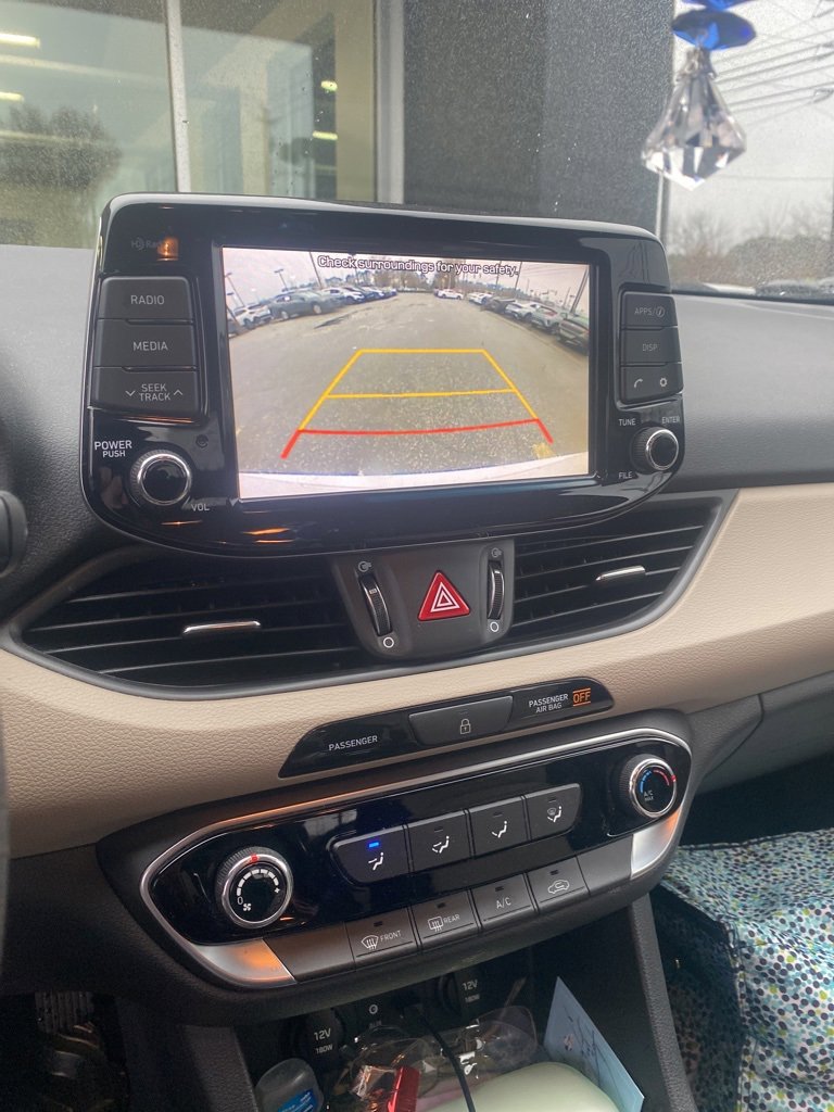 Used 2020 Hyundai Elantra GT image 7