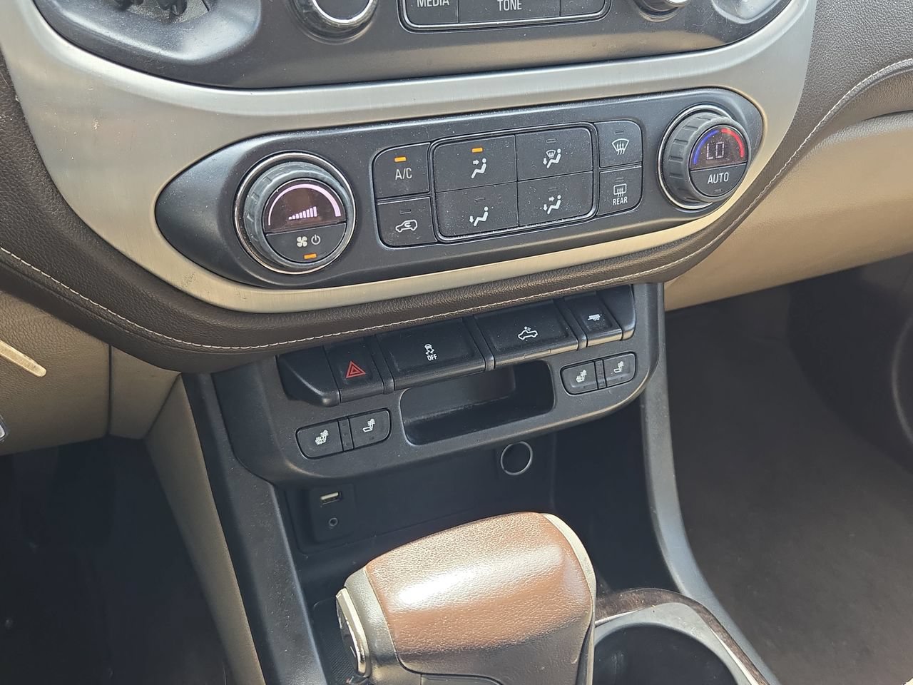 Used 2018 GMC Canyon SLT RWD image 16