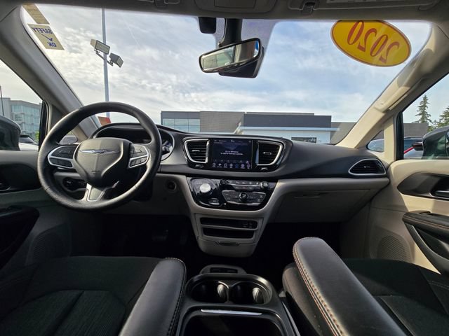 Used 2020 Chrysler Pacifica Touring w/ Advanced Safetytec Group FWD image 24