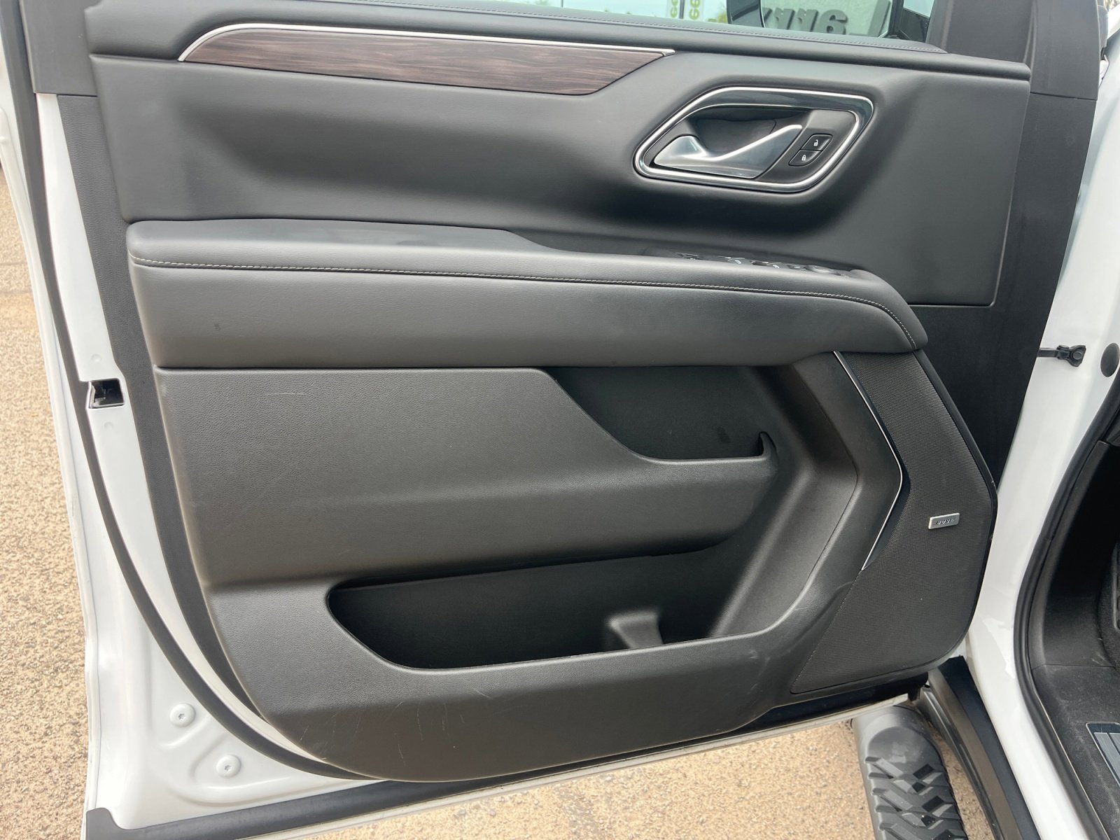 Used 2023 Chevrolet Tahoe Z71 w/ Luxury Package image 13