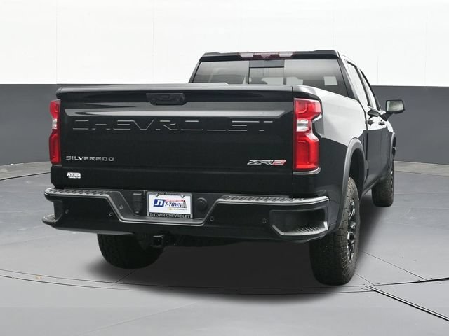 Used 2024 Chevrolet Silverado 1500 ZR2 w/ Technology Package AWD/4WD image 13