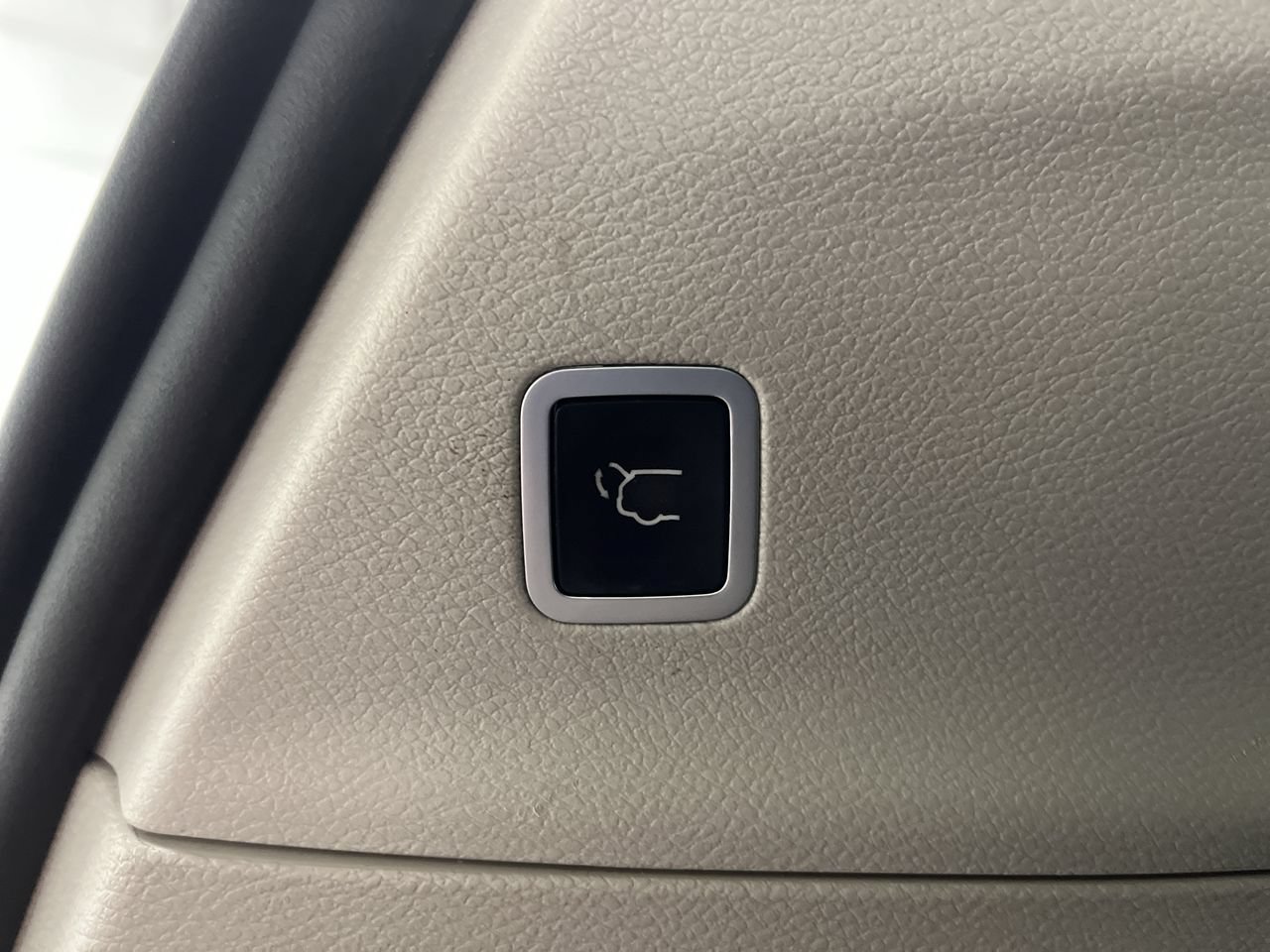 Used 2019 Chrysler Pacifica Touring-L FWD image 31