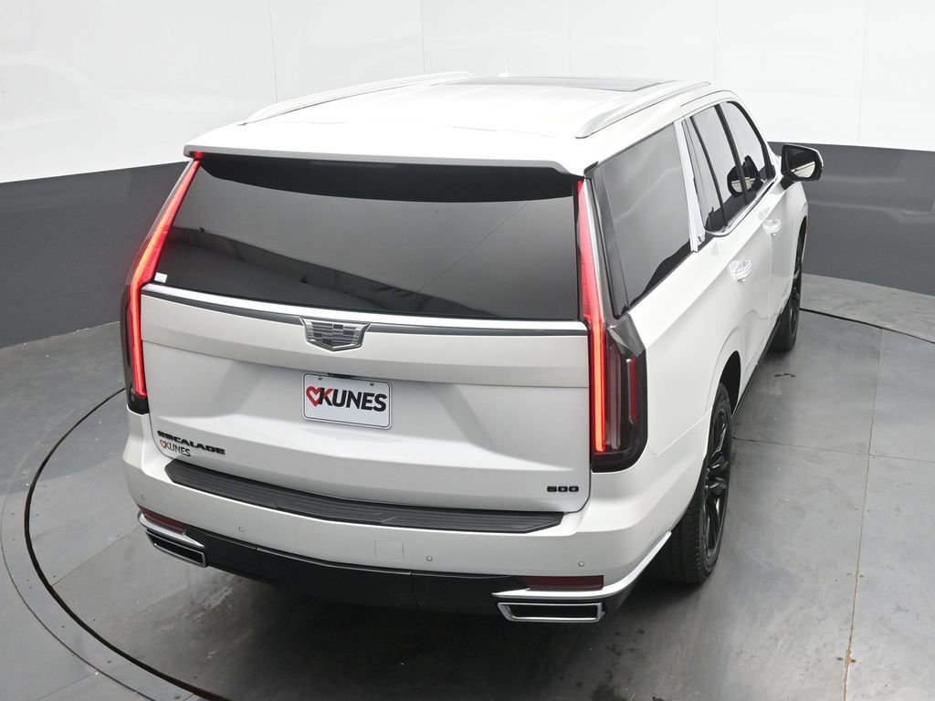Used 2023 Cadillac Escalade Premium Luxury w/ Performance Package AWD/4WD image 32