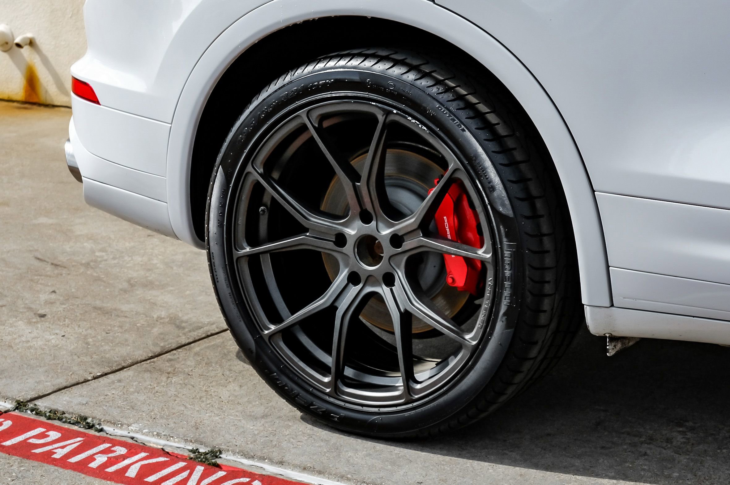 Used 2015 Porsche Cayenne Turbo w/ Premium Plus Package AWD/4WD image 47