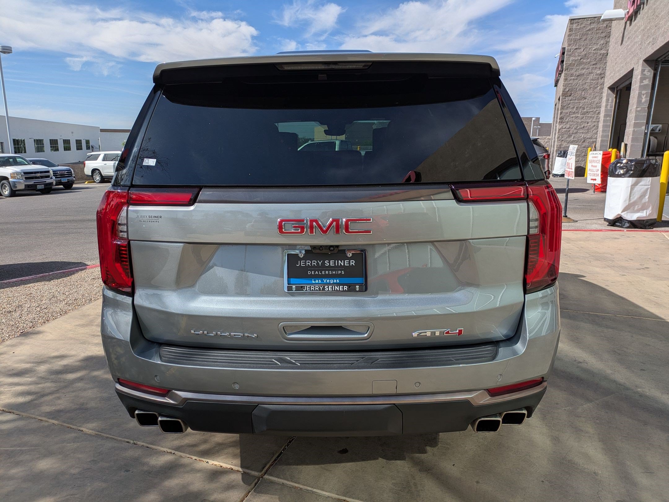 Certified 2025 GMC Yukon AT4 Ultimate AWD/4WD image 5