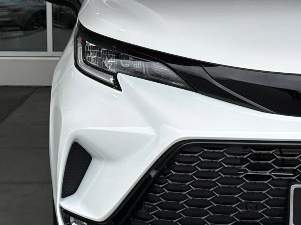 Certified 2025 Toyota Sienna XSE w/ XSE Premium Package AWD/4WD image 8