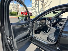 Used 2023 BMW M550i xDrive w/ Parking Assistance Package image 9