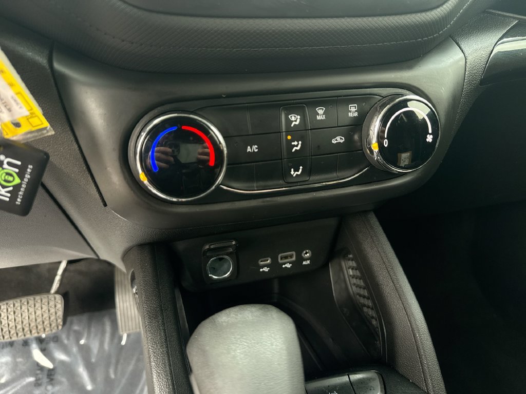 Used 2021 Chevrolet TrailBlazer LS FWD image 24
