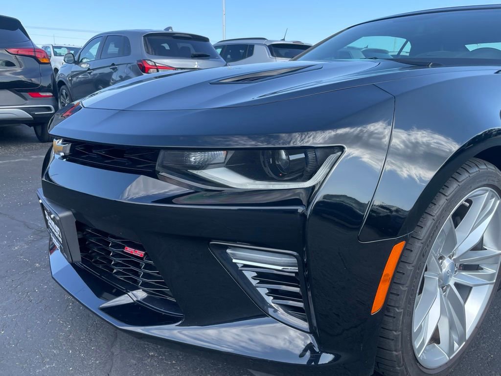 Used 2017 Chevrolet Camaro SS RWD image 33