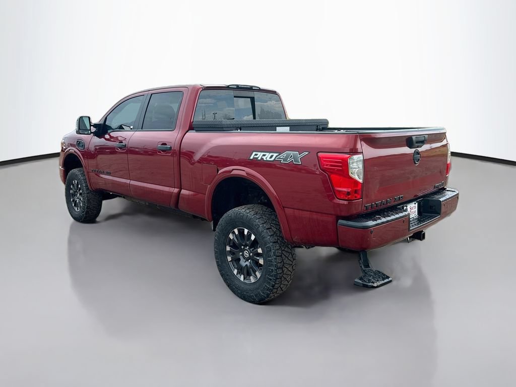 Used 2017 Nissan Titan PRO-4X AWD/4WD image 5