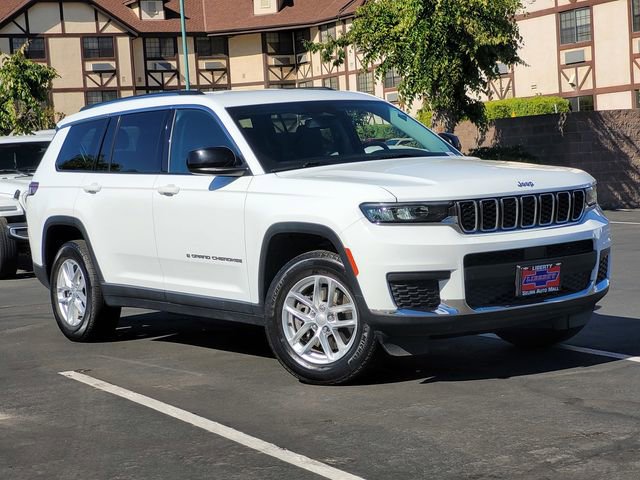 Used 2023 Jeep Grand Cherokee L Laredo RWD image 2