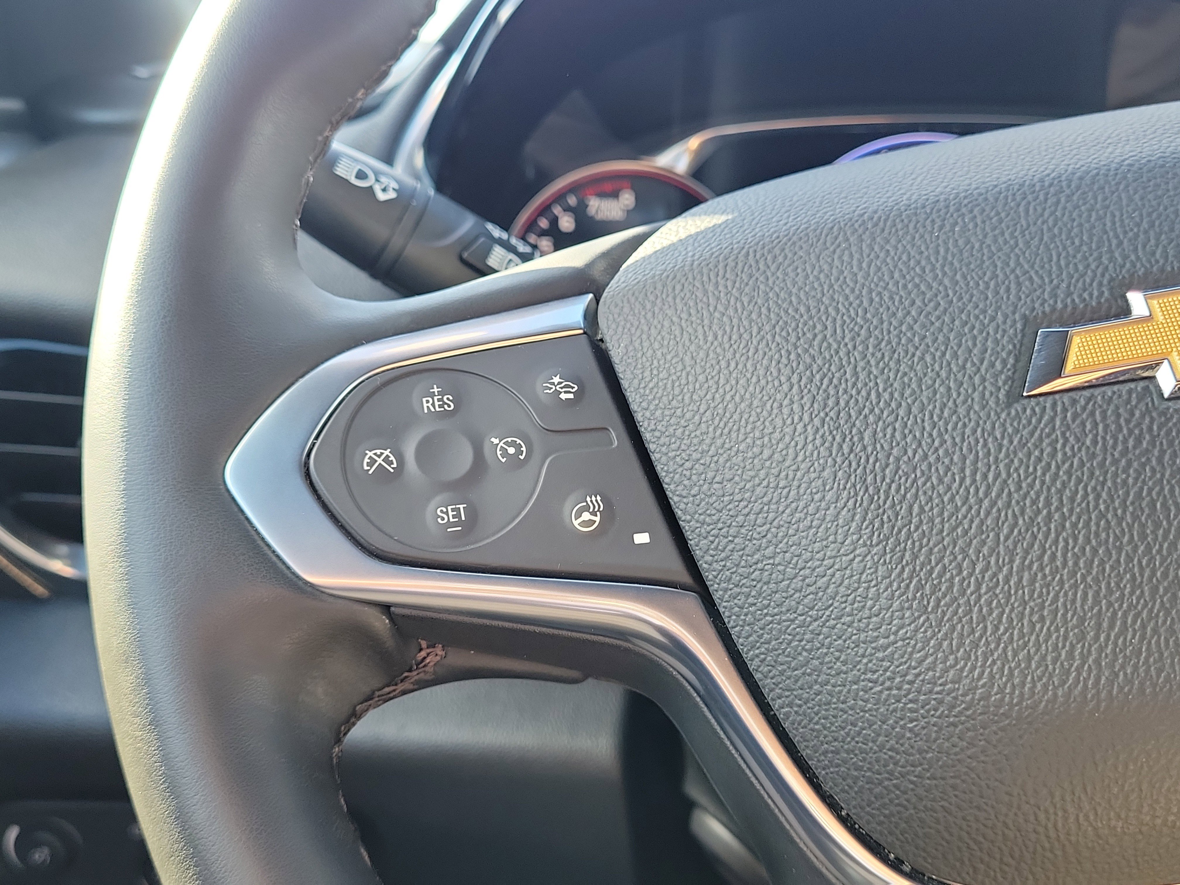 Used 2023 Chevrolet Traverse Premier image 16