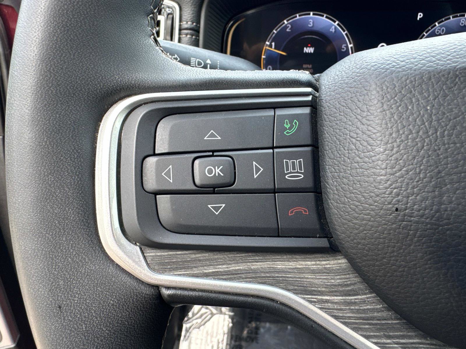 Certified 2024 Jeep Wagoneer Series II w/ Flexible Seating Group RWD image 31