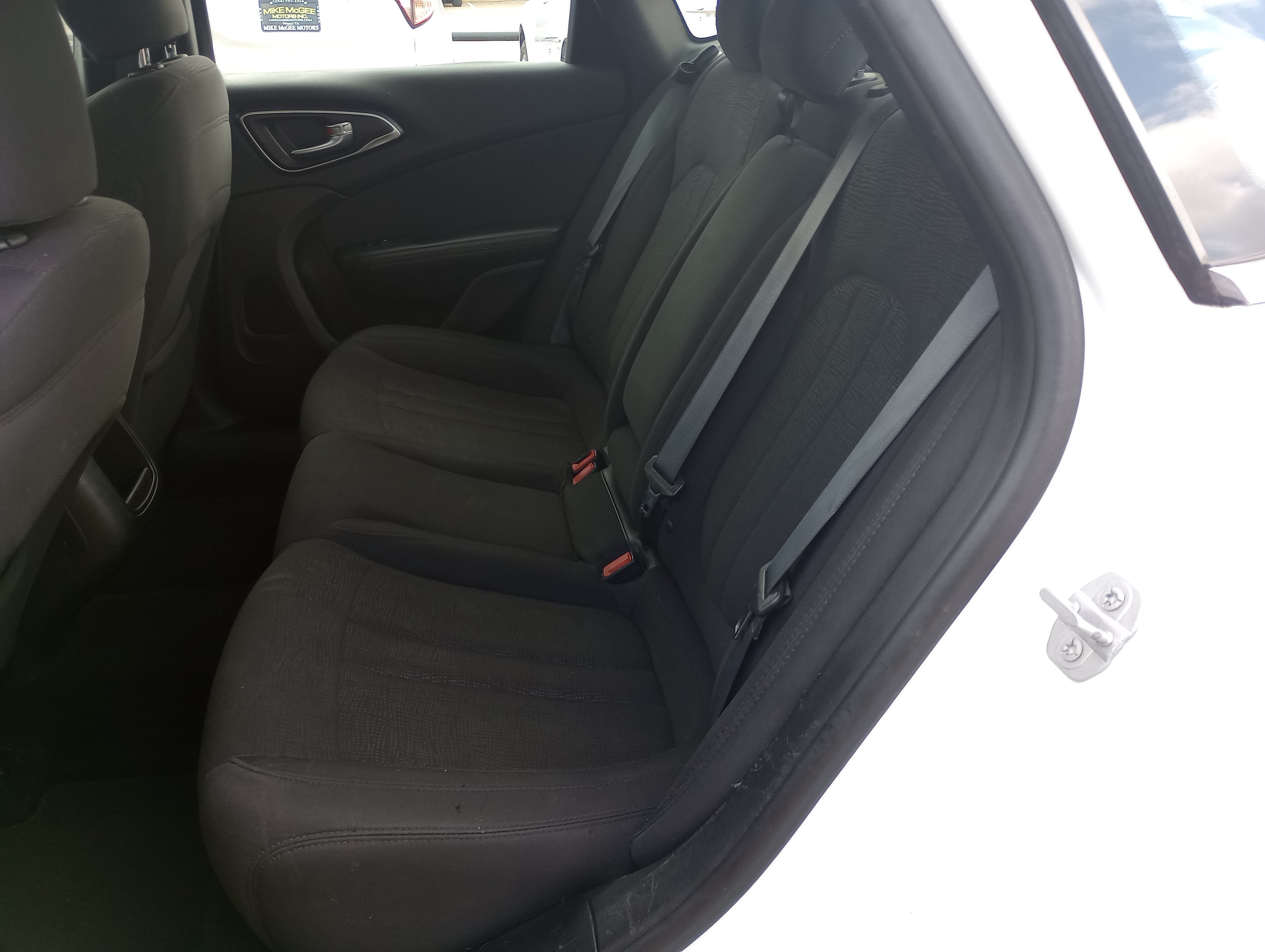 Used 2015 Chrysler 200 Limited FWD image 11