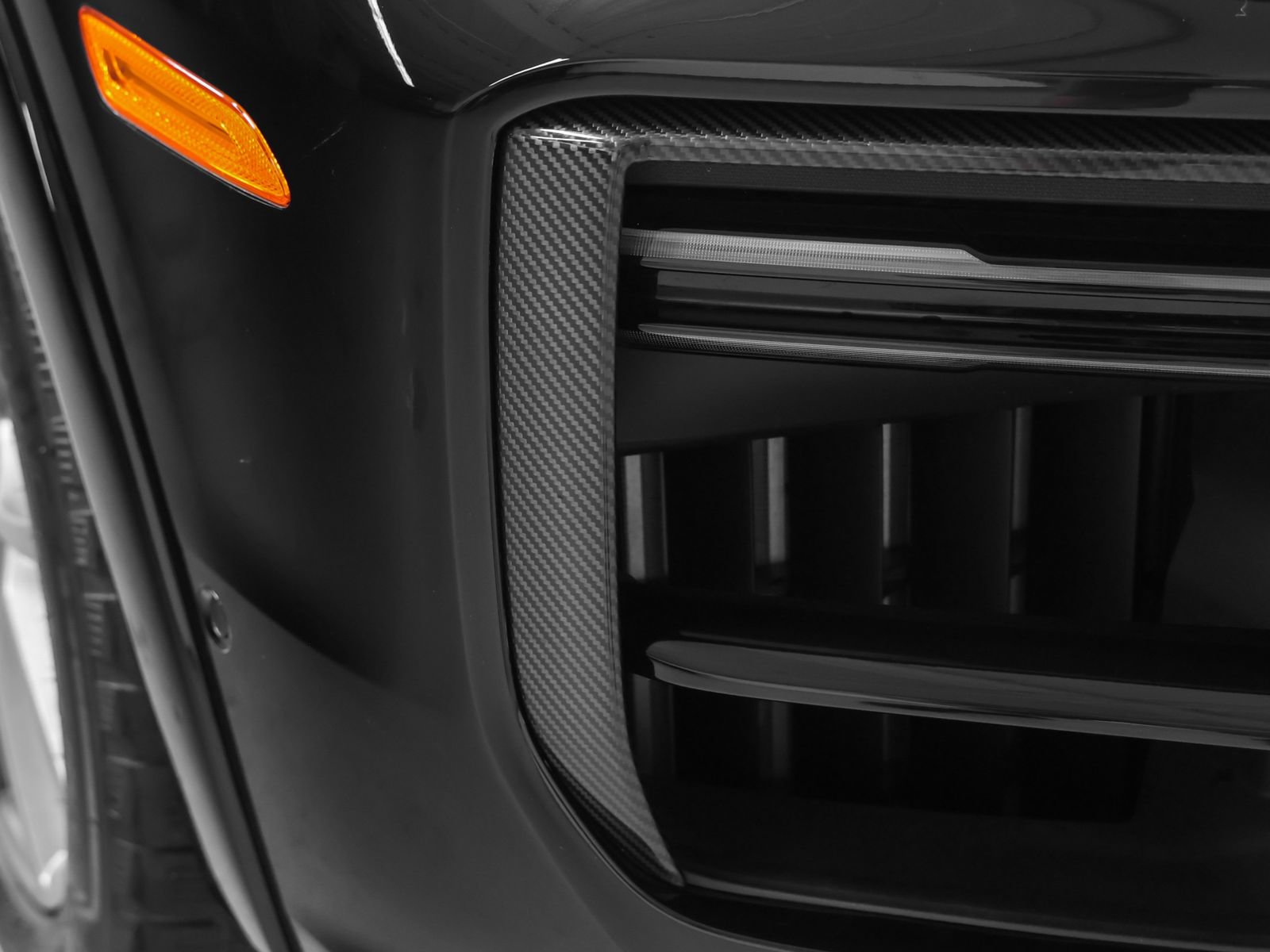 Certified 2024 Porsche Cayenne Turbo AWD/4WD image 20