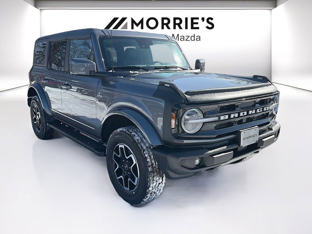 Used 2023 Ford Bronco Outer Banks image 3