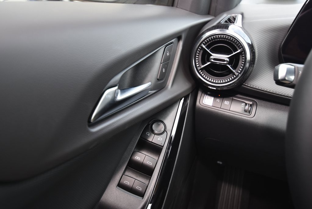 New 2026 Chevrolet Equinox LT w/ Safety and Technology Package image 13