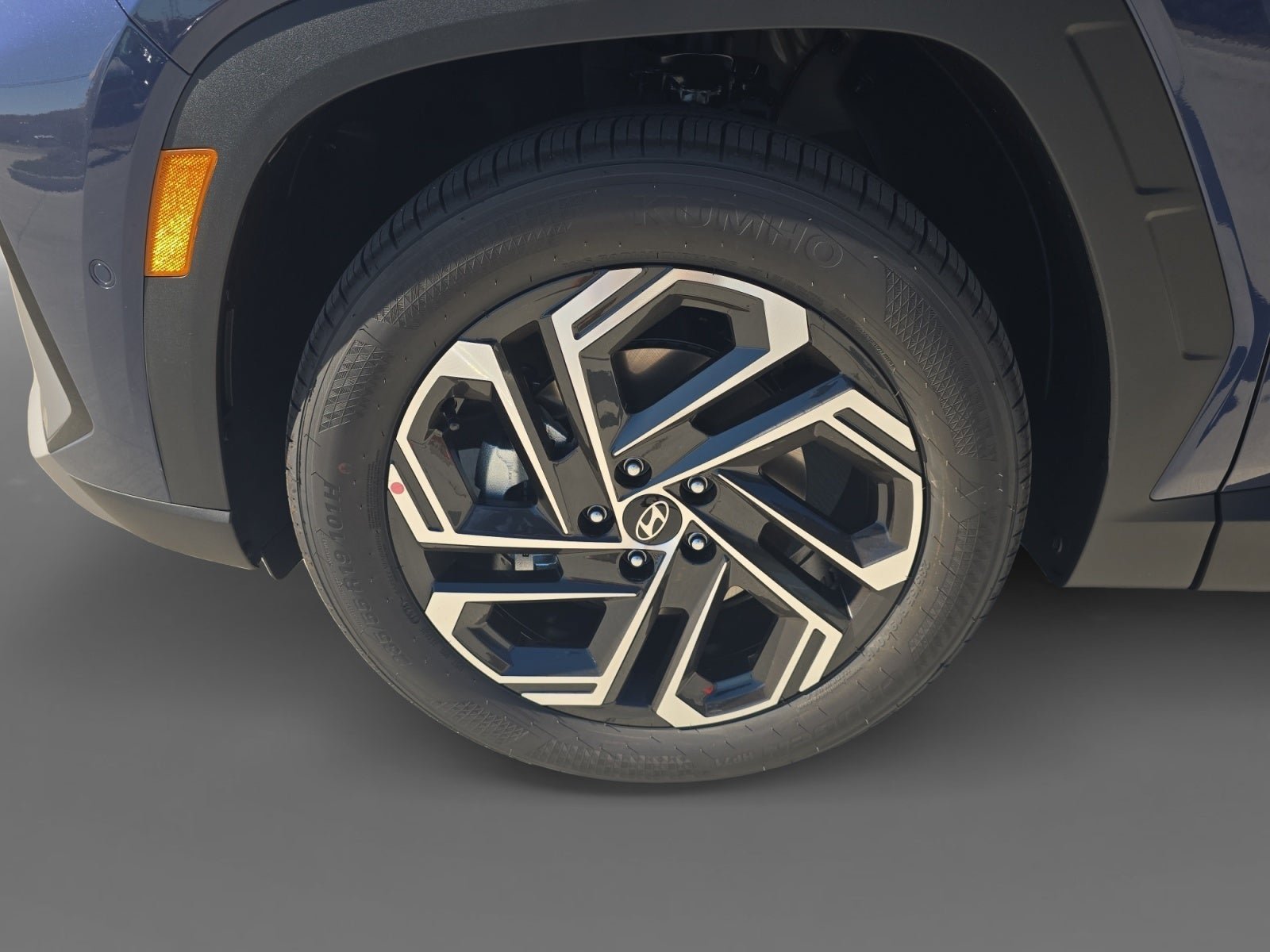 New 2026 Hyundai Tucson Limited FWD image 9
