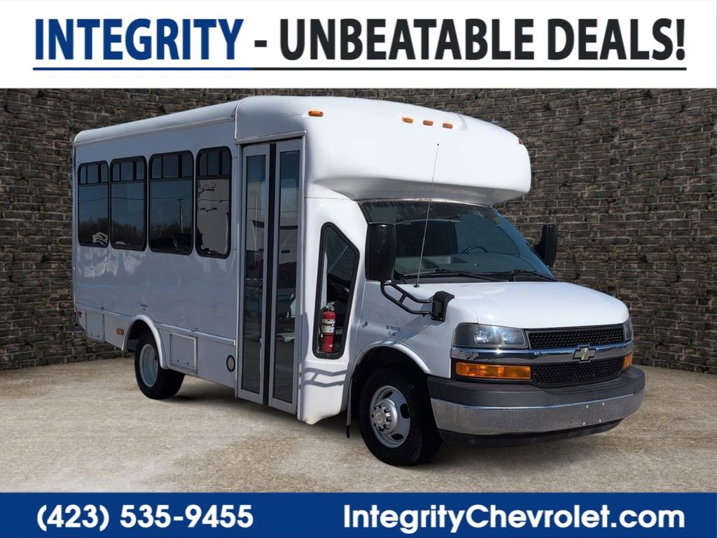 Used 2015 Chevrolet Express 3500 w/ Shuttle Bus Package RWD image 1